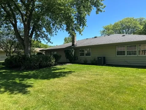 214 South Walnut Lane Schaumburg IL 60193