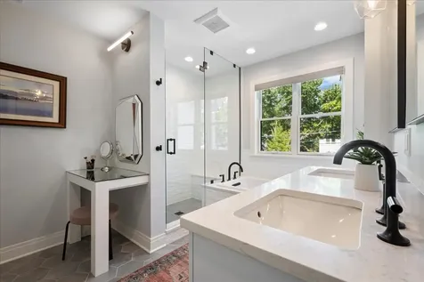 2433 Hastings Avenue Evanston IL 60201