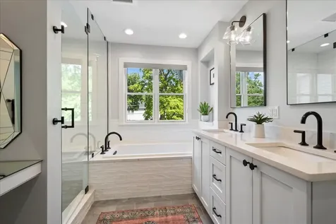 2433 Hastings Avenue Evanston IL 60201
