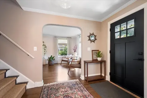 2433 Hastings Avenue Evanston IL 60201