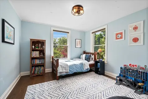 2433 Hastings Avenue Evanston IL 60201