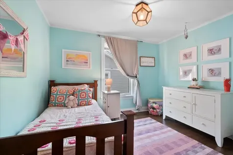 2433 Hastings Avenue Evanston IL 60201