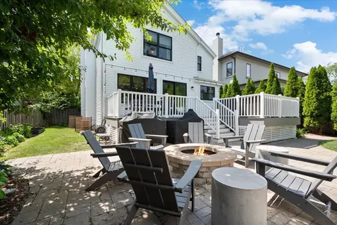 2433 Hastings Avenue Evanston IL 60201