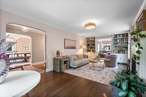 2433 Hastings Avenue Evanston IL 60201
