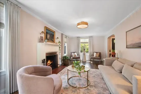 2433 Hastings Avenue Evanston IL 60201