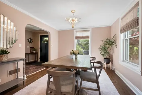 2433 Hastings Avenue Evanston IL 60201