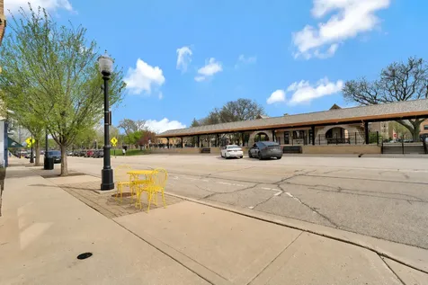 711 West Hillgrove Avenue La Grange IL 60525