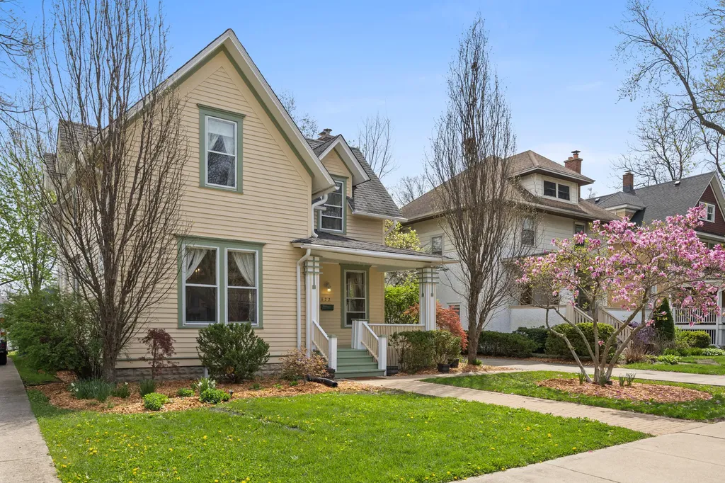 622 North Ridgeland Avenue Oak Park IL 60302