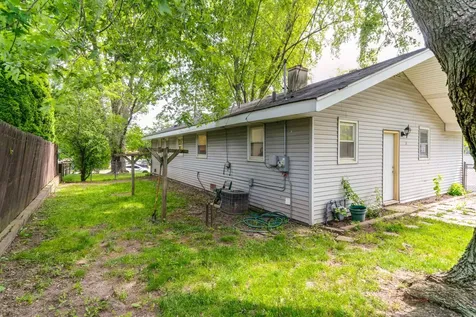 200 South Beck Road Lindenhurst IL 60046