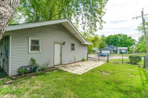 200 South Beck Road Lindenhurst IL 60046