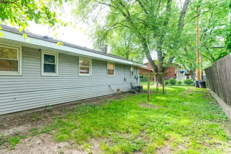 200 South Beck Road Lindenhurst IL 60046