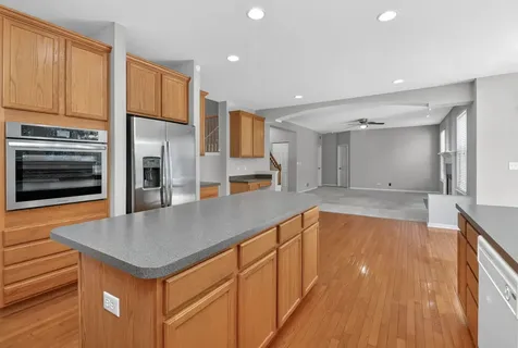 607 Mansfield Way Oswego IL 60543