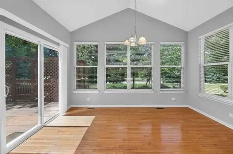 607 Mansfield Way Oswego IL 60543