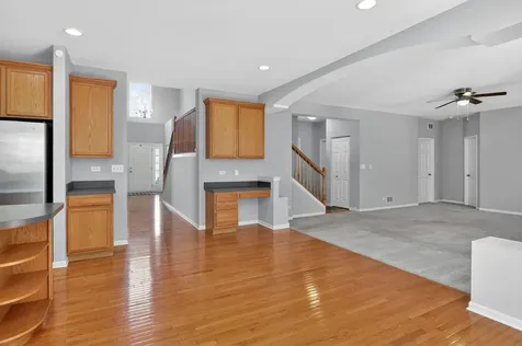 607 Mansfield Way Oswego IL 60543