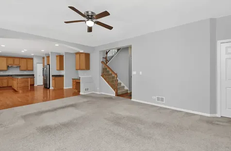 607 Mansfield Way Oswego IL 60543