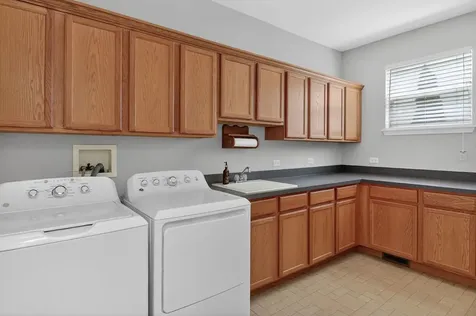 607 Mansfield Way Oswego IL 60543