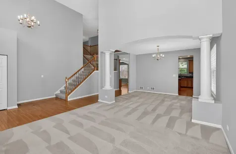607 Mansfield Way Oswego IL 60543
