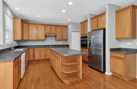 607 Mansfield Way Oswego IL 60543
