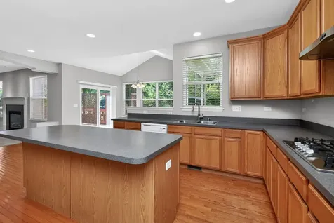 607 Mansfield Way Oswego IL 60543
