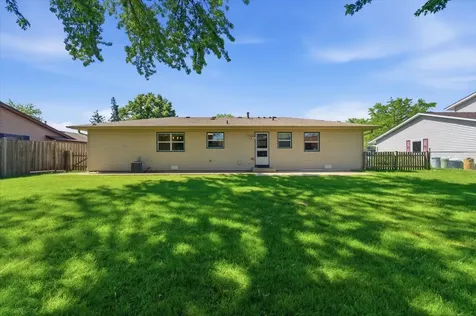 567 Northampton Circle Elk Grove Village IL 60007