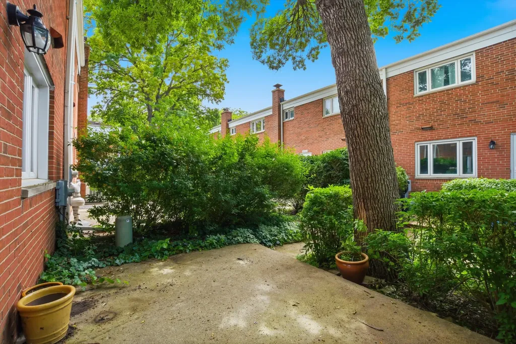 1155 Peterson Avenue Park Ridge IL 60068