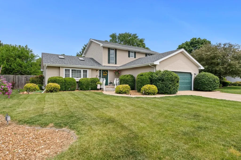 385 Princeton Avenue Bourbonnais IL 60914