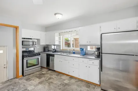 9607 South Sacramento Avenue Evergreen Park IL 60805