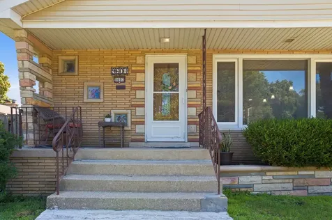 9607 South Sacramento Avenue Evergreen Park IL 60805