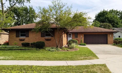 1535 Easy Street Elgin IL 60123