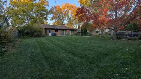 1535 Easy Street Elgin IL 60123