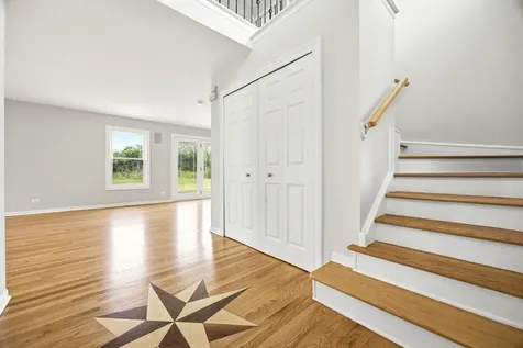 360 Winding Canyon Way Algonquin IL 60102