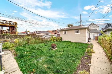 2951 North Allen Street Chicago IL 60618