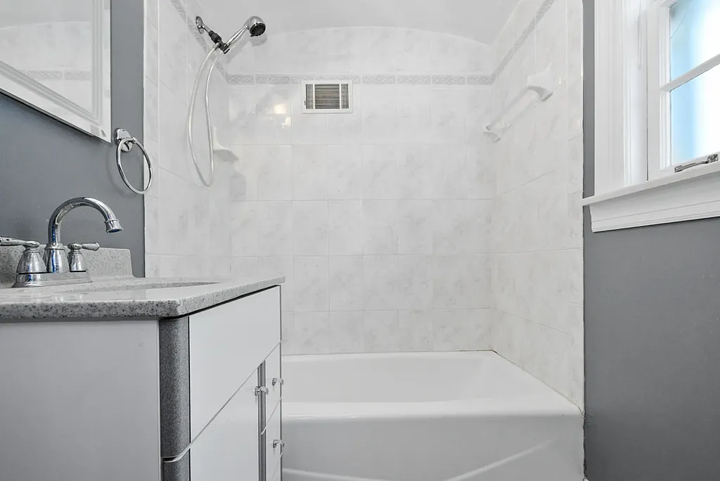 10321 South Claremont Avenue Chicago IL 60643