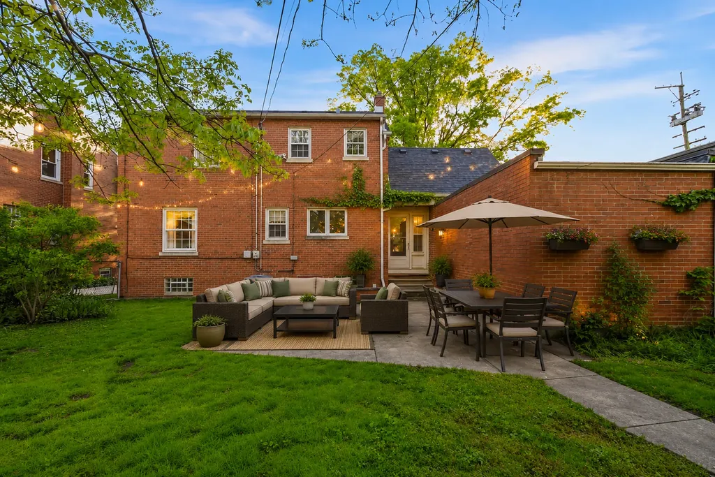 10321 South Claremont Avenue Chicago IL 60643