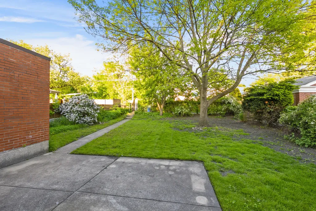 10321 South Claremont Avenue Chicago IL 60643