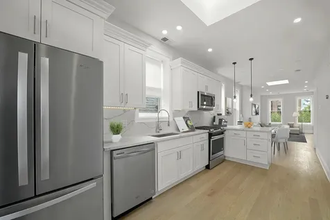 1241 North Bosworth Avenue Chicago IL 60642