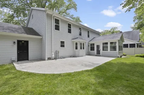 2606 Point O Woods Drive Rockford IL 61114