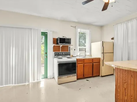 927 East Lincoln Avenue Belvidere IL 61008