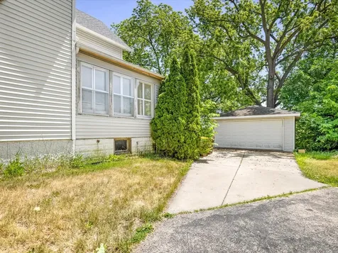 927 East Lincoln Avenue Belvidere IL 61008