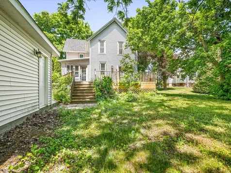 927 East Lincoln Avenue Belvidere IL 61008