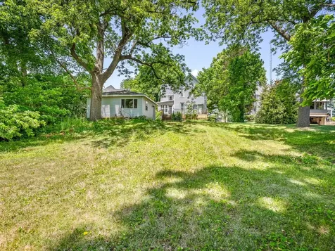 927 East Lincoln Avenue Belvidere IL 61008