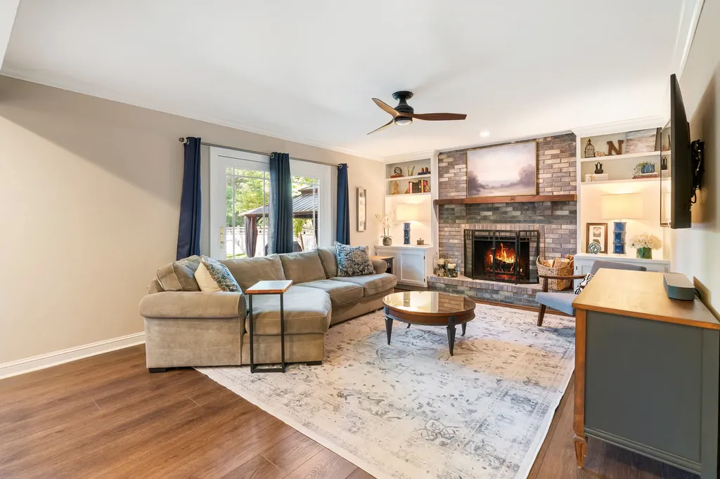 629 Joshua Court Naperville IL 60540