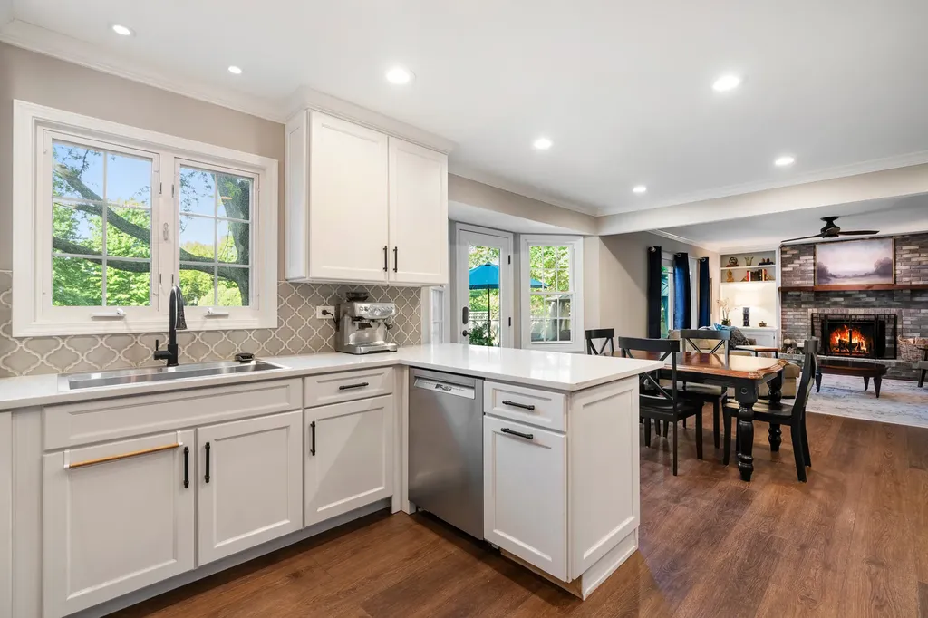 629 Joshua Court Naperville IL 60540