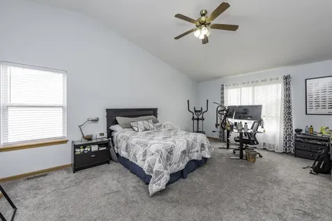39689 Lynsee Court Beach Park IL 60083