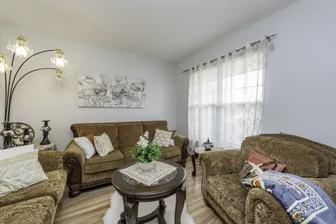 39689 Lynsee Court Beach Park IL 60083