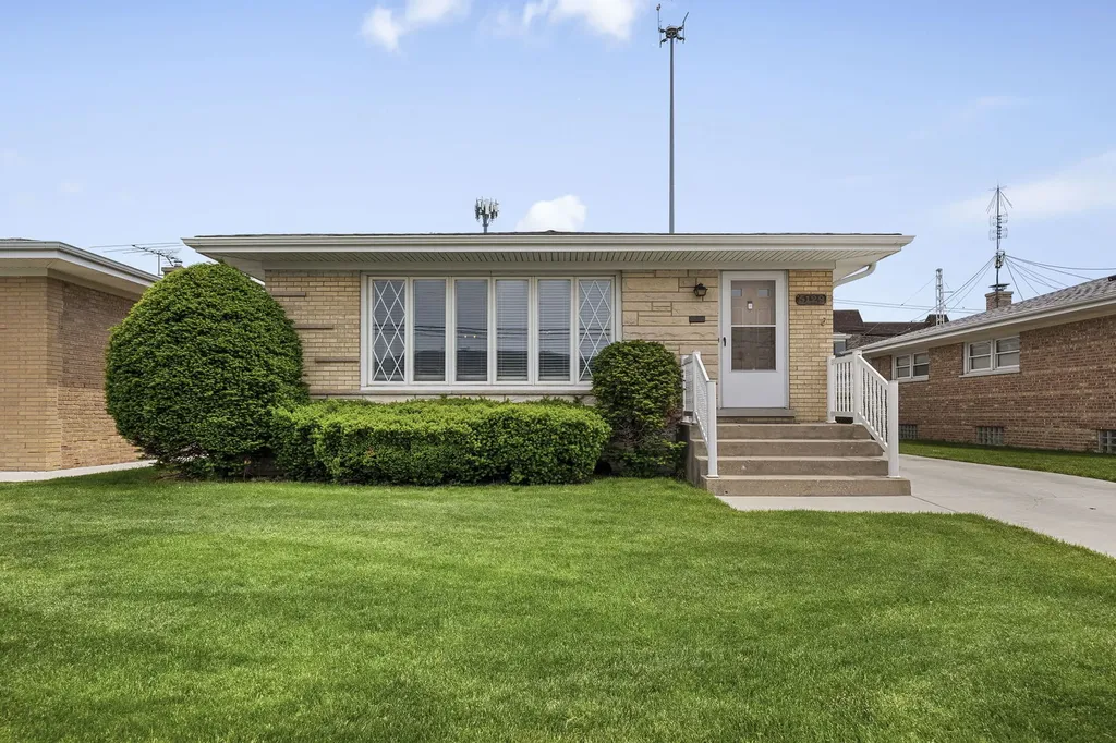 5129 North Chester Avenue Chicago IL 60656