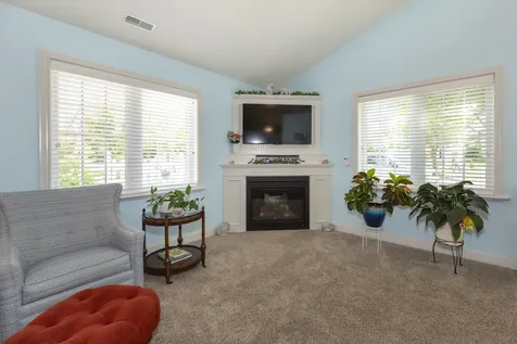 2035 Somerset Lane Sycamore IL 60178