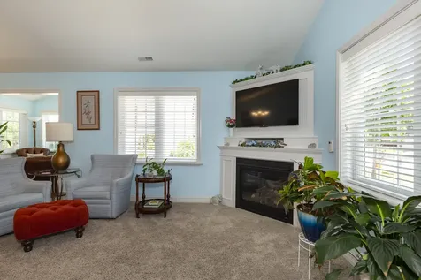 2035 Somerset Lane Sycamore IL 60178