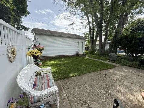 2701 Harrison Place Waukegan IL 60085