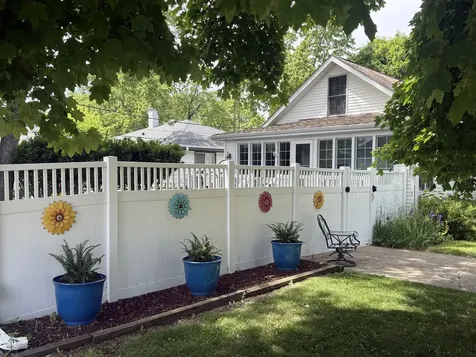 2701 Harrison Place Waukegan IL 60085